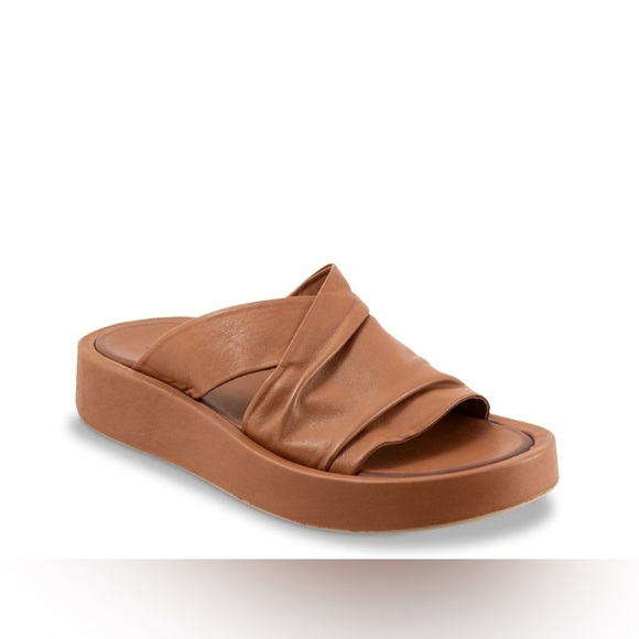 NWT Sumner Slip On Sandals - Picture 1 of 11